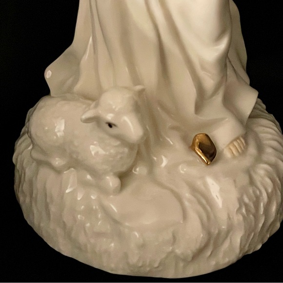 “Remembrance Angel” Porcelain & 14K Gold Music Box Plays Amazing Grace - Picture 3 of 8